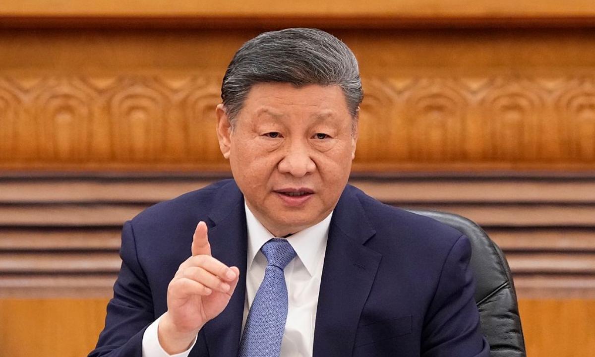 https://img.huffingtonpost.es/files/image_1200_720/uploads/2025/04/13/el-presidente-chino-xi-jinping-durante-una-reunion-empresarial-internacional-en-el-gran-palacio-del-pueblo-el-28-de-marzo-de-2025-en-pekin-china.jpeg