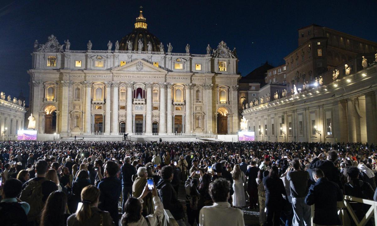 Cónclave hoy en directo: última hora de la elección de un nuevo papa, votación y fumata en el Vaticano