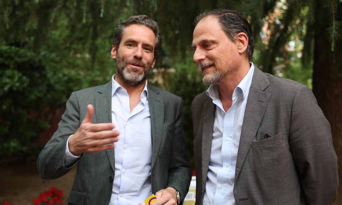 Borja Semper, diputado del PP, con Jan Martínez, director de El País