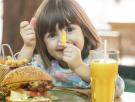 Cada vez hay más niños obesos por culpa de los anuncios