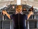 Una azafata de vuelo impacta con los comentarios que le hicieron algunos pasajeros en un aterrizaje