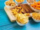 Nachos, palomitas, ganchitos…: la OCU estudia 202 aperitivos y te dice cuál es el más sano