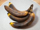 El sencillo truco del envoltorio que sí funciona para que los plátanos no se pongan negros