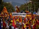 Miles de personas se concentran en Barcelona en contra de la amnistía al grito de "Sánchez, traidor"