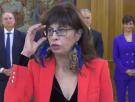 Primer guiño feminista de la nueva ministra de Igualdad al prometer su cargo: "Y ministras, por supuesto"