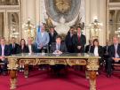 Milei lanza un tsunami de medidas para desregular y reconstruir la economía de Argentina