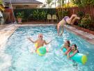 Ni que se pudra el agua ni el mantenimiento caro: éste lo peor que puedes tener en una piscina