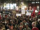 La pancarta que aparece en la manifestación contra la gestión de Mazón dice MUCHO de la situación