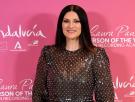 La reacción de Laura Pausini tras su aparatosa caída del escenario