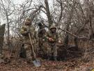 Se adentra en el corazón de la guerra contra Rusia y tropieza con el soldado murciano conocido como 'España'