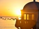 La playa de Cádiz de atardeceres de escándalo esconde un secreto muy peligroso