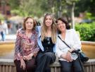 Tres generaciones ante un mundo laboral convulso: "Cada vez que veo a un hombre con un carrito de bebé me emociono"