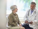 Una pareja de ancianos va al médico, él tiene una miopía gigante y lo que dice ella arrasa