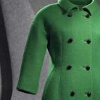 Abrigo en sarga de lana abatanada de color verde. 1964.