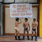 Bomberos de Mieres se desnudan para protestar contra los recortes