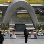 El primer ministro japonés rinde homenaje a las víctimas de la explosión atómica de Hiroshima, en el 67 aniversario del bombardeo.