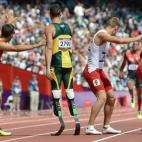 Pistorius también se quedó fuera de la final de los 400 metros por lo que su aventura olímpica acaba con la eliminación en la competición de relevos, pero con el logro de haber sido el primer atleta doble amputado en participar en unos Jueg...