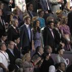 Palco de honor. En el centro, el Príncipe Enrique (en representación de la familia real británica) y Kate Middleton.