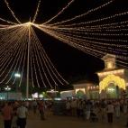 La Feria de Albacete, declarada de interés turístico internacional,1 se celebra del 7 al 17 de septiembre en honor a la Virgen de Los Llanos. La entrada al recinto ferial, conocido como la sartén o los redondeles, siempre se adorna con miles ...