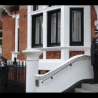 La policía británica tiene acordonada la embajada de Ecuador