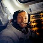 20 de julio de 1969. Armstrong dentro del módulo lunar del Apollo 11 (NASA)
