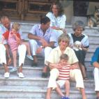 En agosto de 1987, durante unas vacaciones en España, con la Familia Real española.