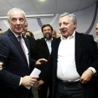 En la foto, con José Blanco, que sonó como candidato. Detrás, otro ex ministro y hombre fuerte del PSdeG, Francisco Caamaño