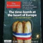 "Una bomba de relojería en el corazón de Europa". La revista daba un repaso a Francia en el número de noviembre con esta portada. Uno más de sus ataques a los países del euro este año.