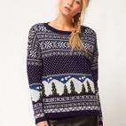 Hasta la propia web lo dice: suéter navideño con estampado de bosque y grecas alpinas. Es de la tienda online Asos y por ahora está agotado (48,62 €)