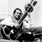 El virtuoso de la sitar, que se codeó con los Beatles, llevó a occidente ritmos típicos de la India. Era padre de la cantante Norah Jones. Falleció a los 92 años el 11 de diciembre.