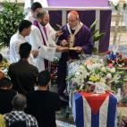 El cardenal cubano, Jaime Ortega, ofreció la misa en el funeral del disidente cubano, Oswaldo Payá este 24 de julio del 2012 en la iglesia Salvador del Mundo, en la localidad capitalina de El Cerro.