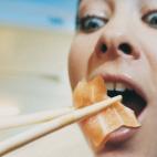 Una mujer de Nueva York demandó a un restaurante japonés tras probar la salsa del sushi y ver que aquello sabía más a semen que a picante. Guardó muestras en el congelador para probar sus quejas.