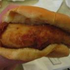 Un hombre de Ohio demandó a Arby's al encontrar lo que él aseguró era piel humana en su sandwich de pollo.
