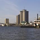 El caudal del río Mississippi en calma, en Nueva Orleans, Luisiana, EE.UU hoy, lunes 27 de agosto de 2012. El gobernador de Luisiana, Bobby Jinda,l ha declarado el estado de emergencia ante la posibilidad de que la tormenta tropical Isaac alcan...