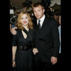 Madonna y entonces marido, Guy Richie, en el estreno de su película Revolver, septiembre de 2005
