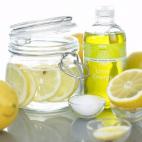 Nivel de acierto: Zumo o sin ser en zumo, el limón es una fruta rica en propiedades y que aporta grandes beneficios para la salud. "Se deben fundamentalmente a la elevada concentración de ácido ascórbico o vitamina C", explica Gar...