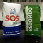 Un paquete de arroz SOS (1,52 euros) y uno de Hacendado (0,79 euros).