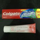 Un tubo de pasta de dientes de Colgate (1,75 euros) y otro de Deliplus (0,95 euros). Ambos envases son de 100 ml.