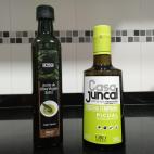 Una botella de aceite de oliva virgen extra de Hacendado (2,35 euros) y una botella de Casa Juncal (3,95 euros).