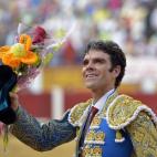 En 2009, Junto a Paco Camino, el matador José Tomás decidió devolver la Medalla de Oro de las Bellas Artes que se les concedió en 2004 y 2007 porque no querían el mismo premio que iba a recibir Francisco Rivera Ordóñez.
