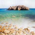 El Mediterráneo es una de esas joyas de España que hacen feliz a cualquier fotógrafo. El azul celeste de las aguas de Cala Ambolo hace de esta pequeña cala un lugar de paz y tranquilidad. Y si lo tuyo es el buceo, estás en el lugar perfecto...