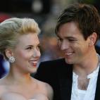 Con Scarlett Johansson en la premiere de 'The Island'.