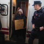 Greta Thunberg llega a Madrid tras un viaje en tren de 10 horas desde Lisboa.