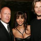 NEW YORK - APRIL 10:  Actors Bruce Willis and Halle Berry and boyfriend Gabriel Aubry attend the 'Perfect Stranger' premiere after party at TAO, April 10, 2007 in New York City.  (Photo by Evan Agostini/Getty Images)