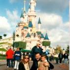 Con su hijo y su mujer en Disneyland