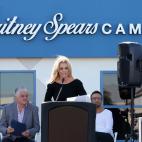 En la inauguración de un campus de la fundación Britney Spears