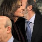 La alcaldesa de Madrid, Ana Botella, saluda al secretario general del PSOE, Alfredo Pérez Rubalcaba, durante el acto de celebración del Día de la Constitución 