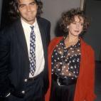 Aquí el ricitos George Clooney con su exmujer, Talia Balsam. ¡Mirad, si llegó a casarse en la era pre-Amal! (1990). 