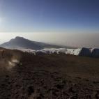 Dentro del Parque Nacional que toma su nombre del volcán se puede encontrar el Monte Kilimanjaro, compuesto por tres volcanes inactivos: Shira, Mawenzi y Kibo. El lugar más alto de África es majestuoso y se puede llegar a la cima sin escalar....
