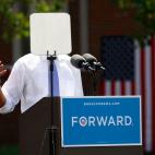 21 agosto 2012 Un mitin de la campaña electoral de Barack Obama, que se oculta tras el atril.